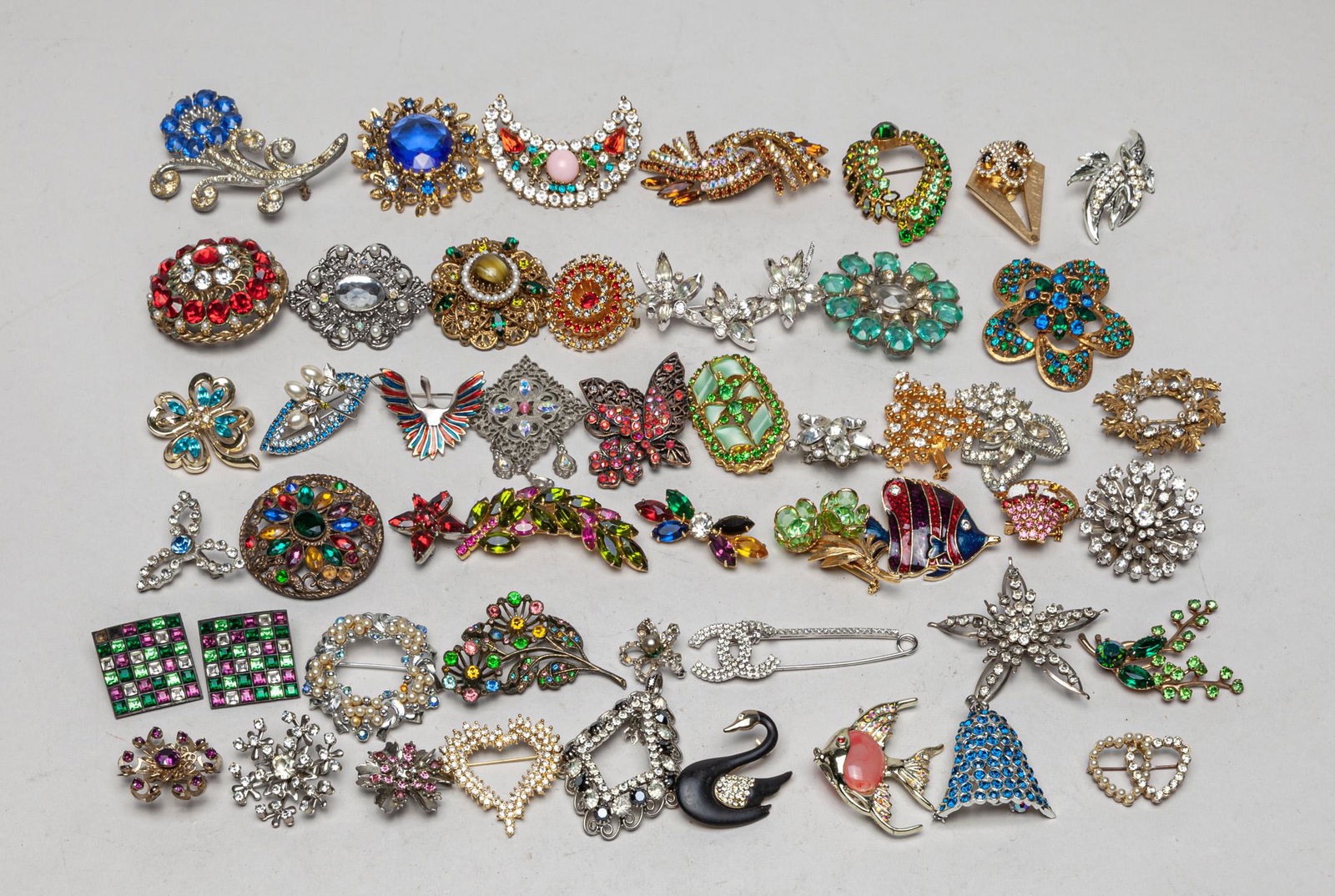 Collectible Fashion Gem Stone Like Brooch (1 of 14)