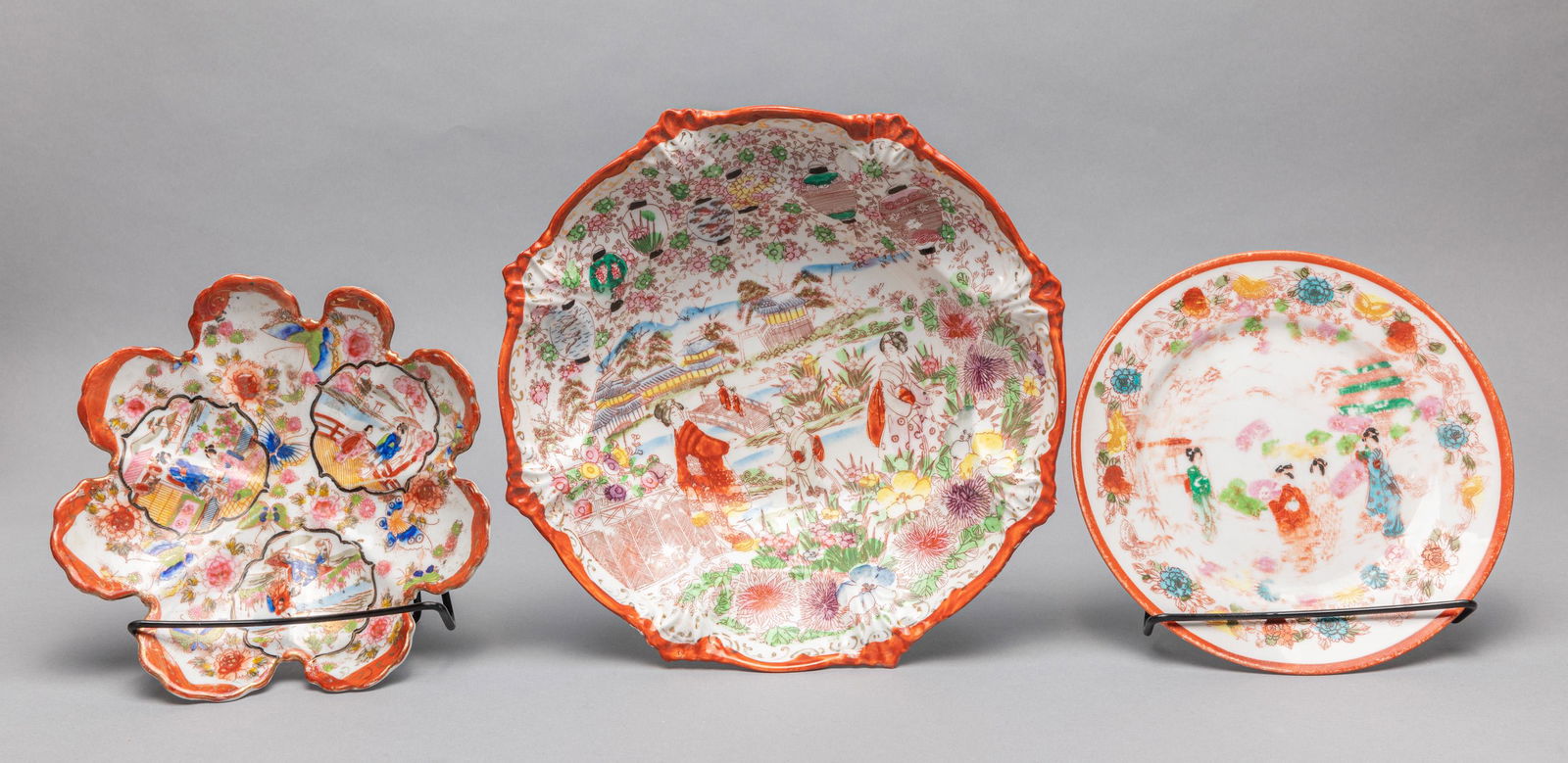 Set Japanese Famille Rose Porcelain Plates (1 of 9)