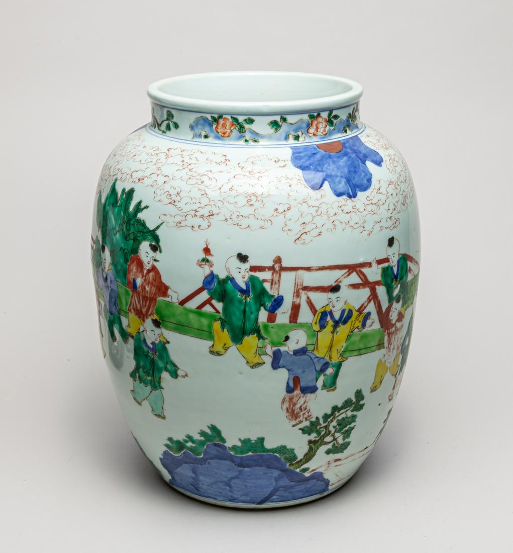 Massive Chinese Wuchai Porcelain Jar (1 of 12)
