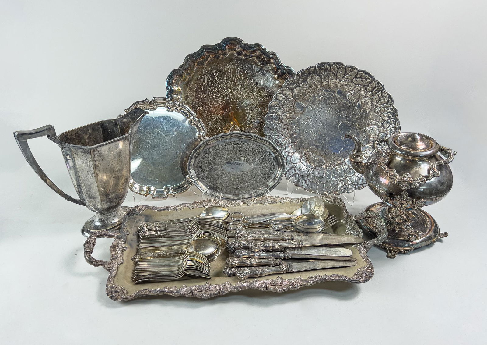 Estate Silver-plated Plate & Dinner Service (1 of 17)