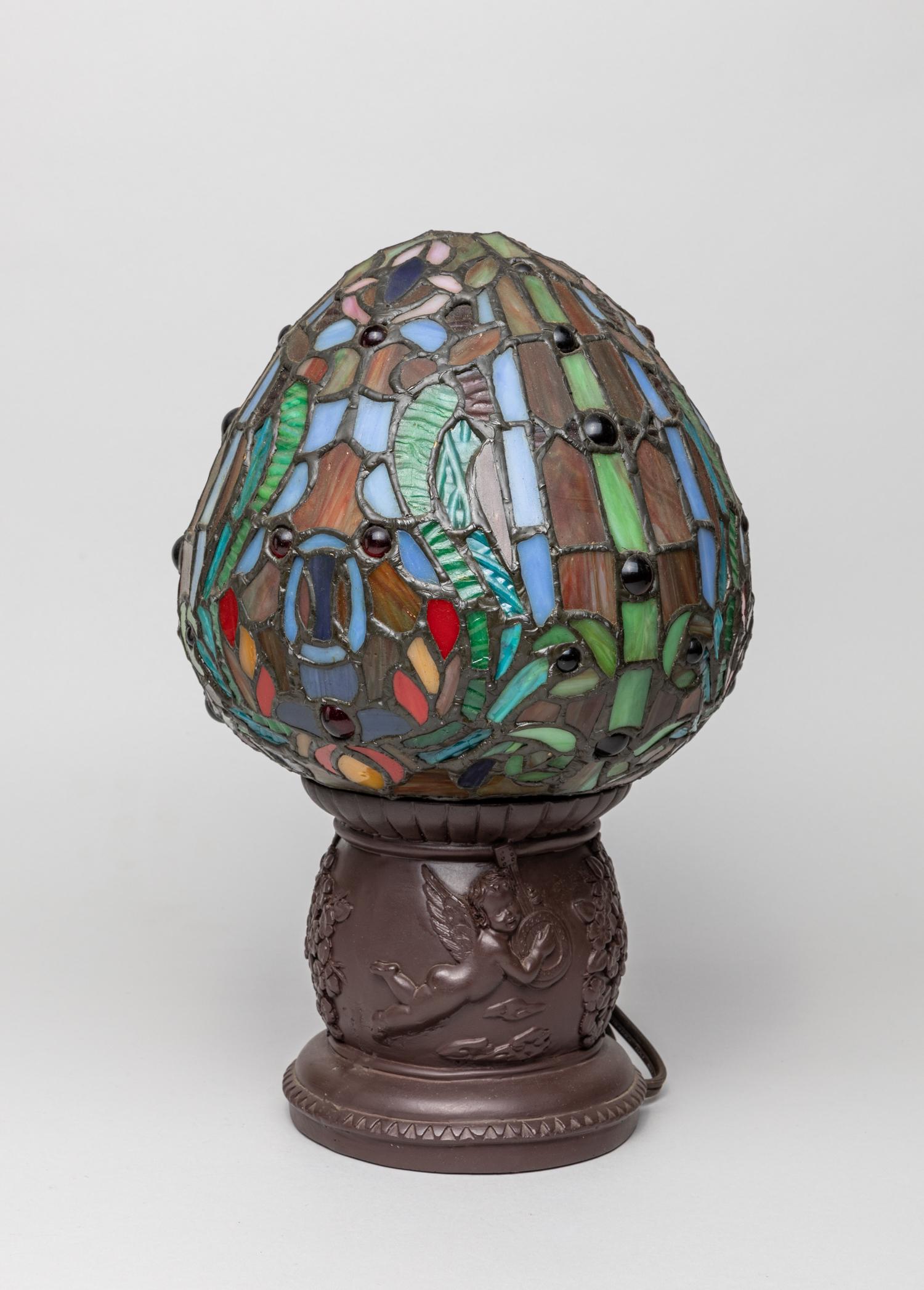 Collectible Tiffany Style Table Lamp (1 of 8)