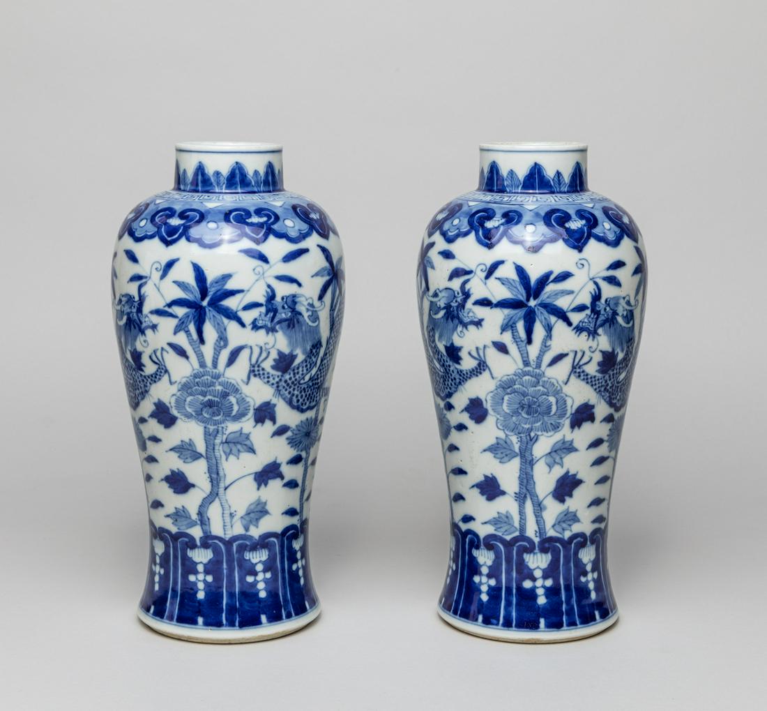 Pair Chinese Export Blue White Porcelain Vases (1 of 12)