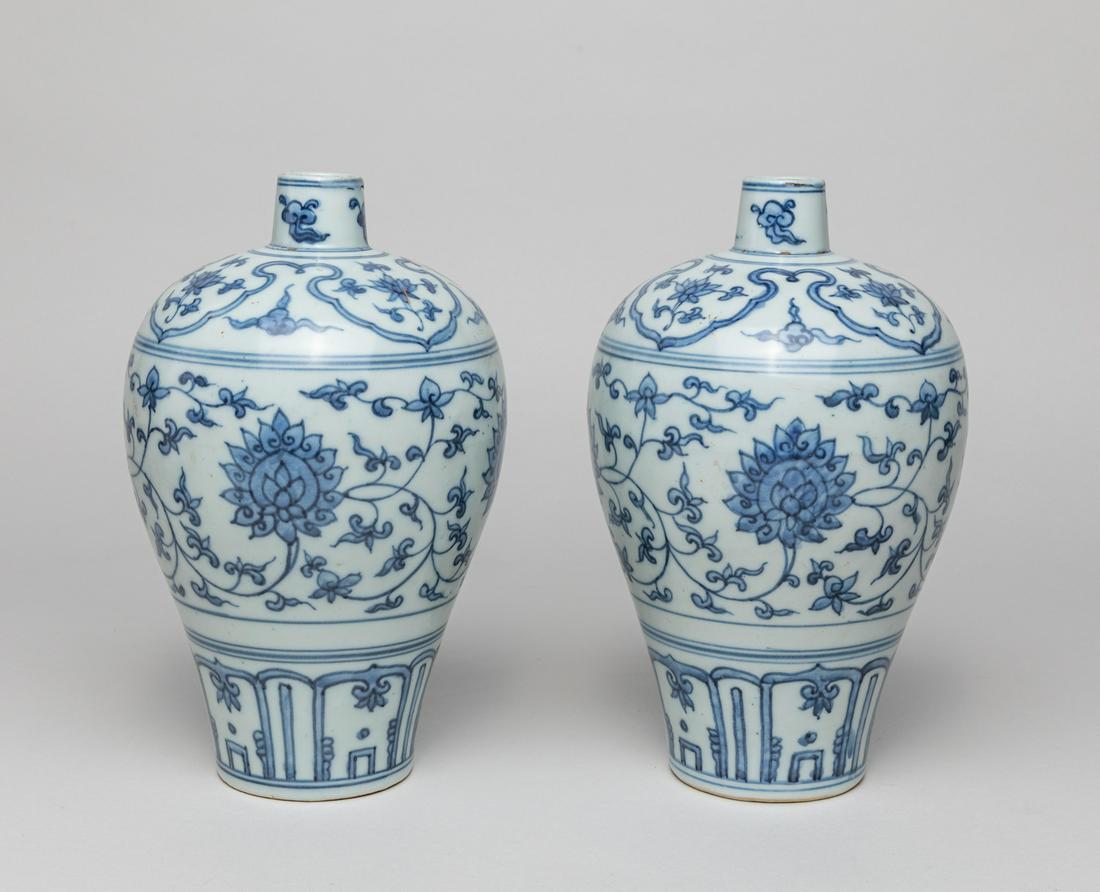 Pair Chinese Export Porcelain Lotus Vases (1 of 11)
