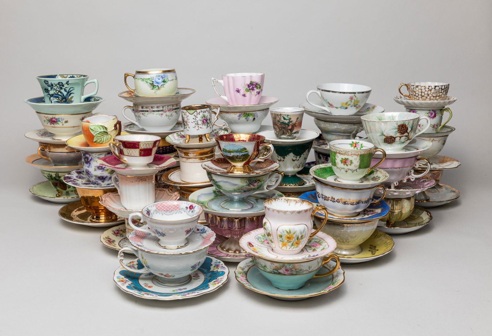 Collectible English & World Porcelain Cups & Saucers (1 of 14)