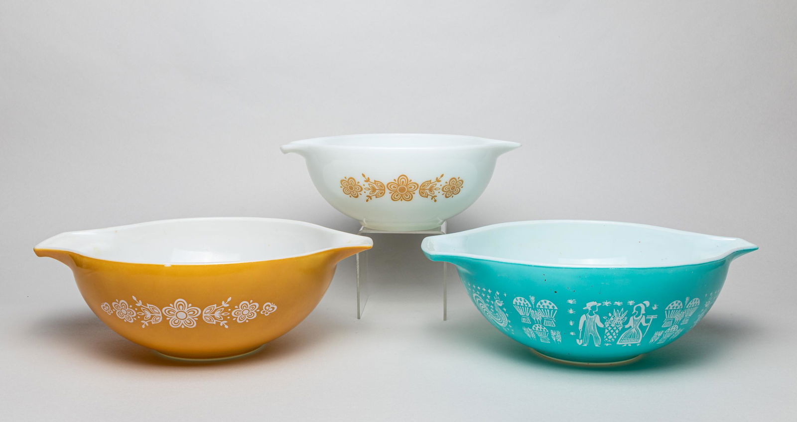 Rare Large Pyrex Glass Bowls (1 of 12)