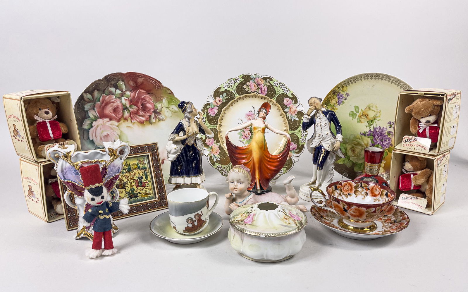 Collectible Vintage Porcelains and Decors (1 of 8)