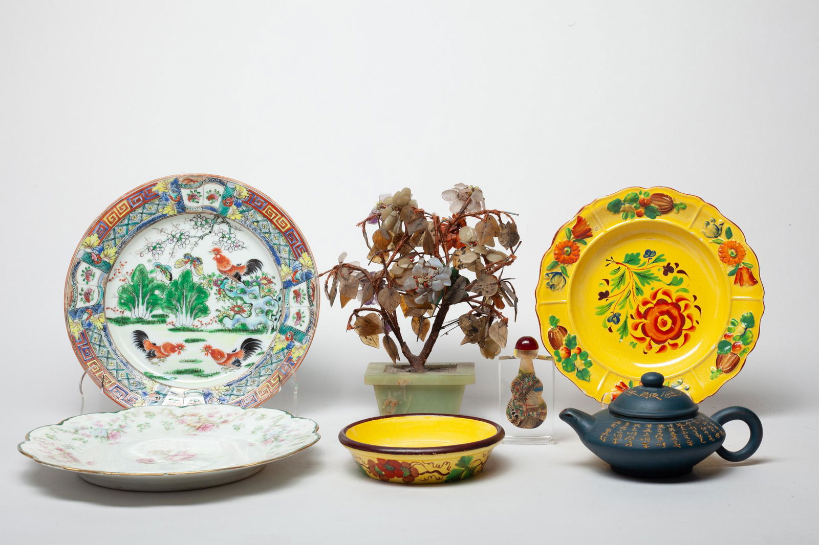 Collectible Plates & Chinese Decors (1 of 13)
