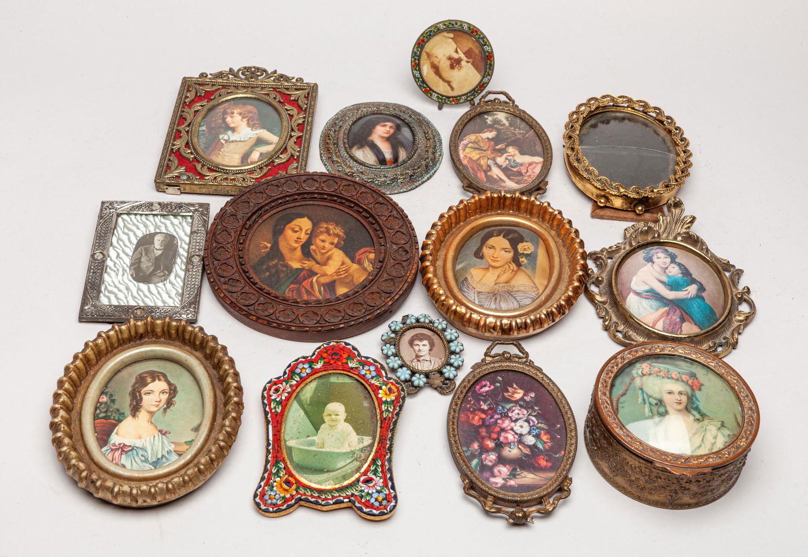 Collectible Vintage Photo Frame Sets (1 of 12)