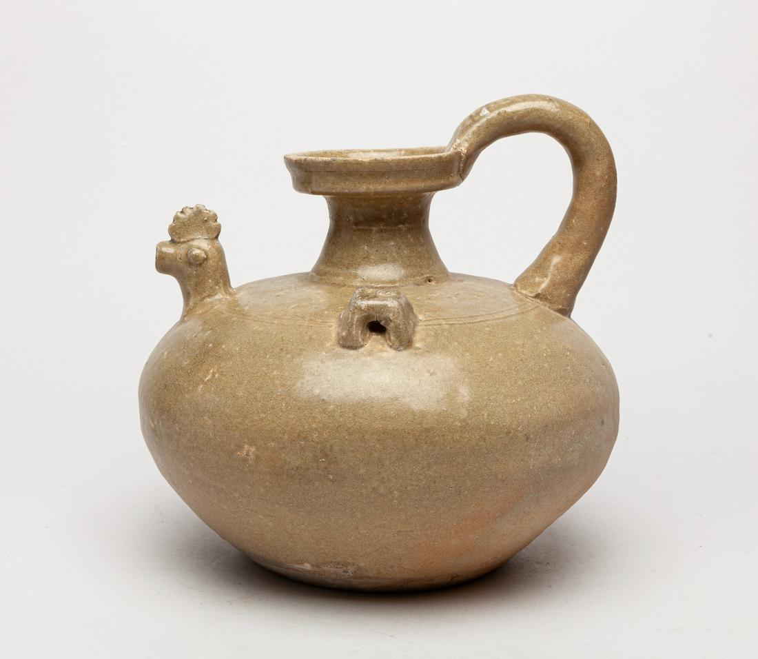 Large Chinese Yue Type Porcelain Pot (1 of 13)