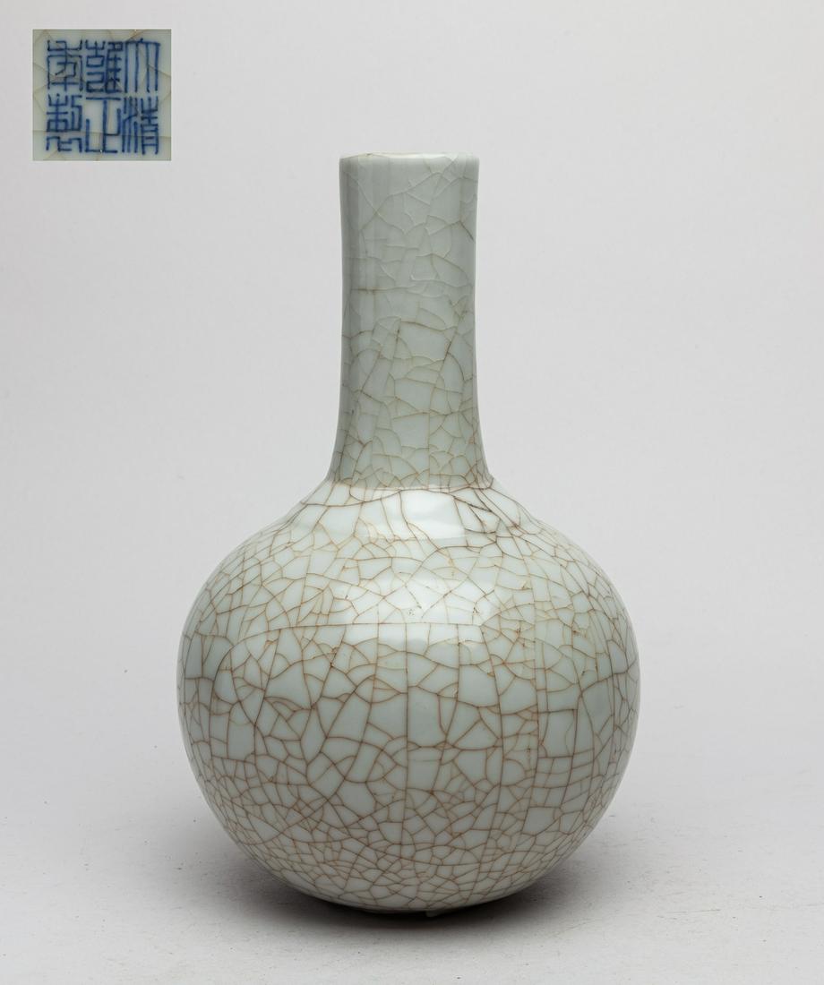 Chinese Ge Type Porcelain Vase (1 of 11)