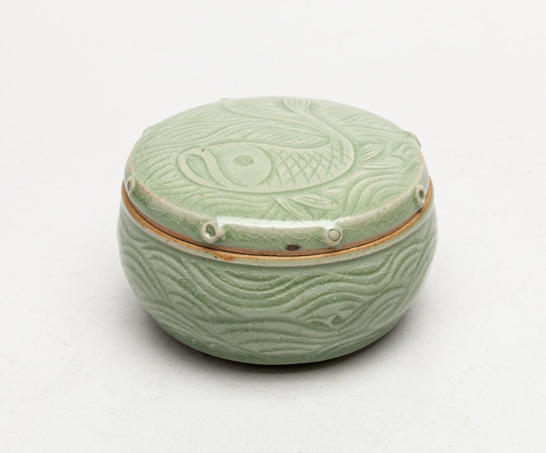 Vintage Korean Celadon Porcelain Covered Box (1 of 12)