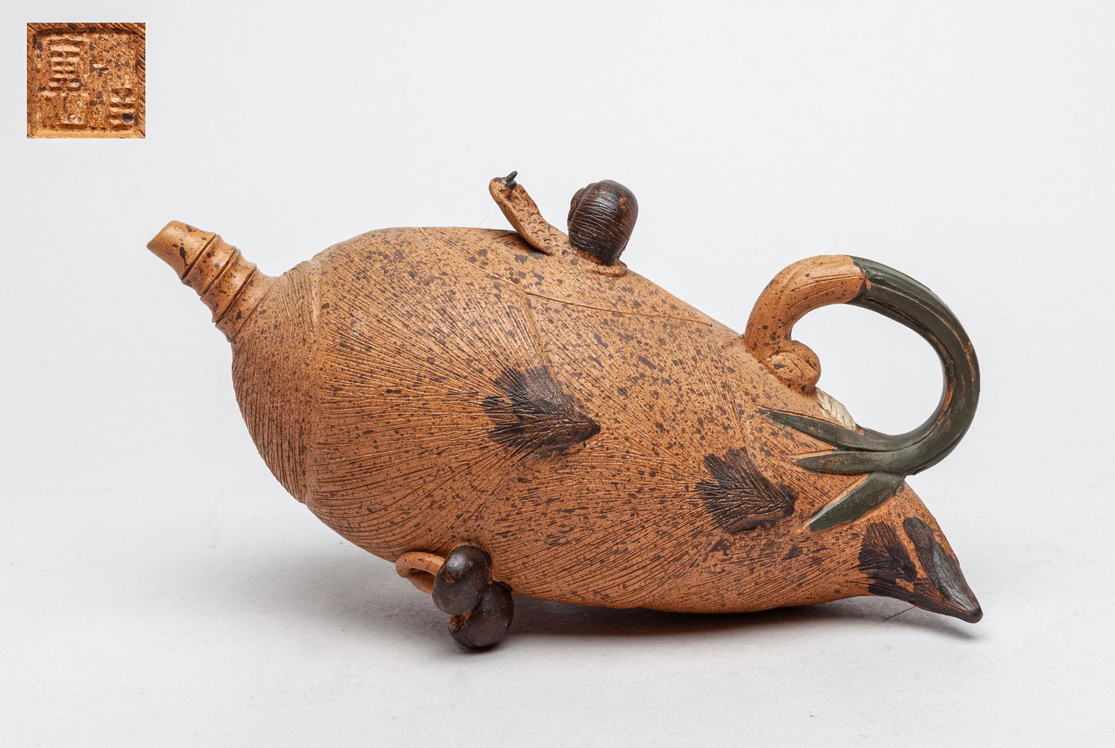 Vintage Chinese Yixing Zisha Tea Pot (1 of 13)