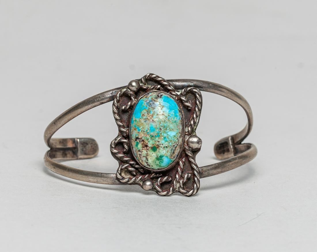 Antique/Vintage Navajo Silver & Turquoise Bangle (1 of 11)