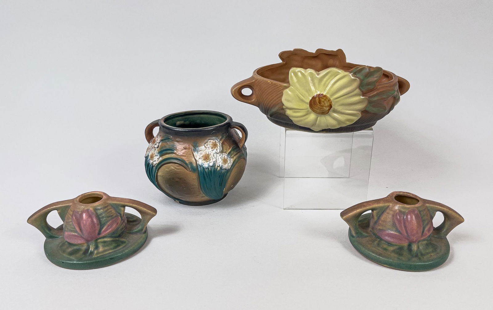 Collectible Roseville Marked Pottery Wares (1 of 10)