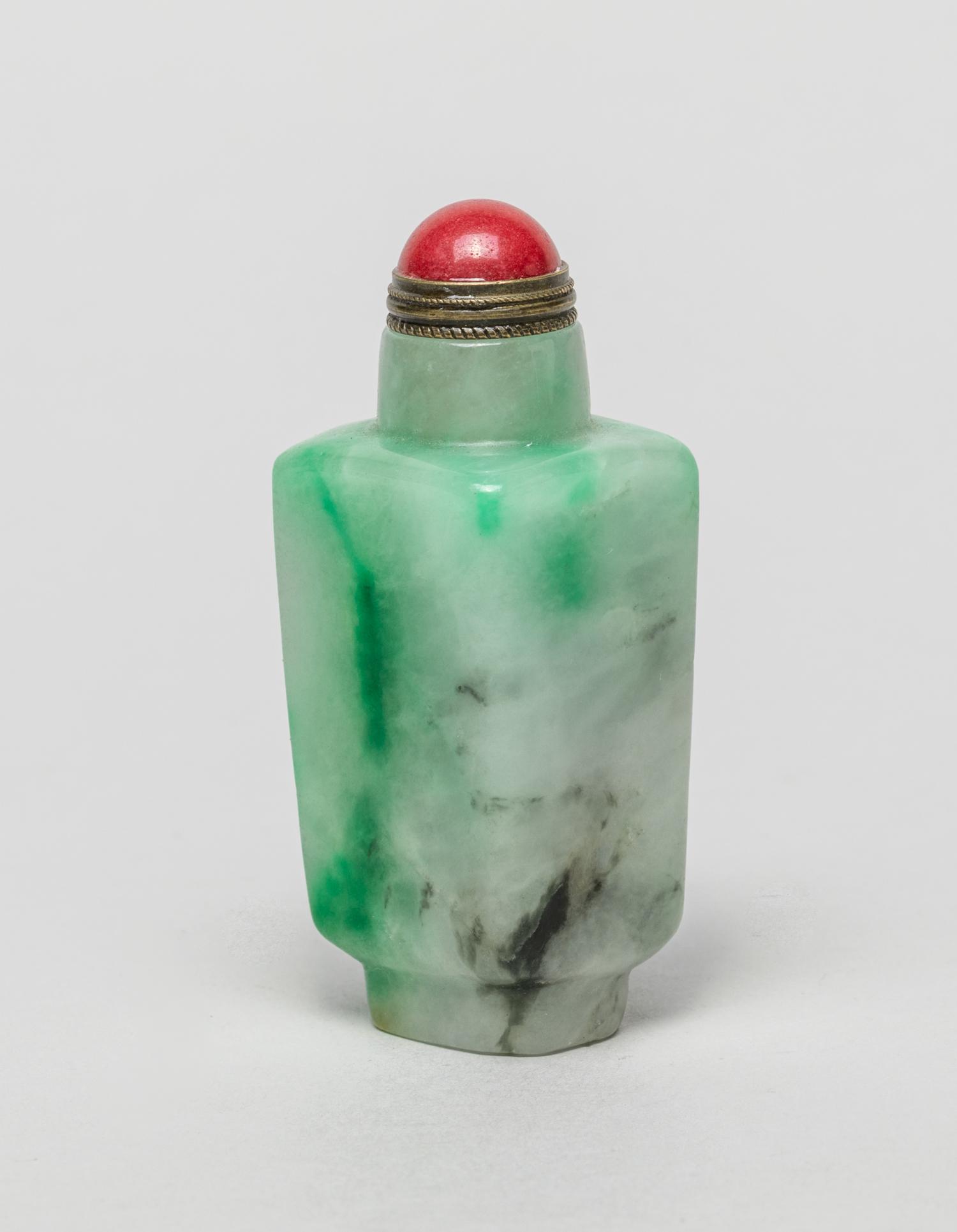 Vintage Chinese Jade Carved Snuff Bottle (1 of 14)