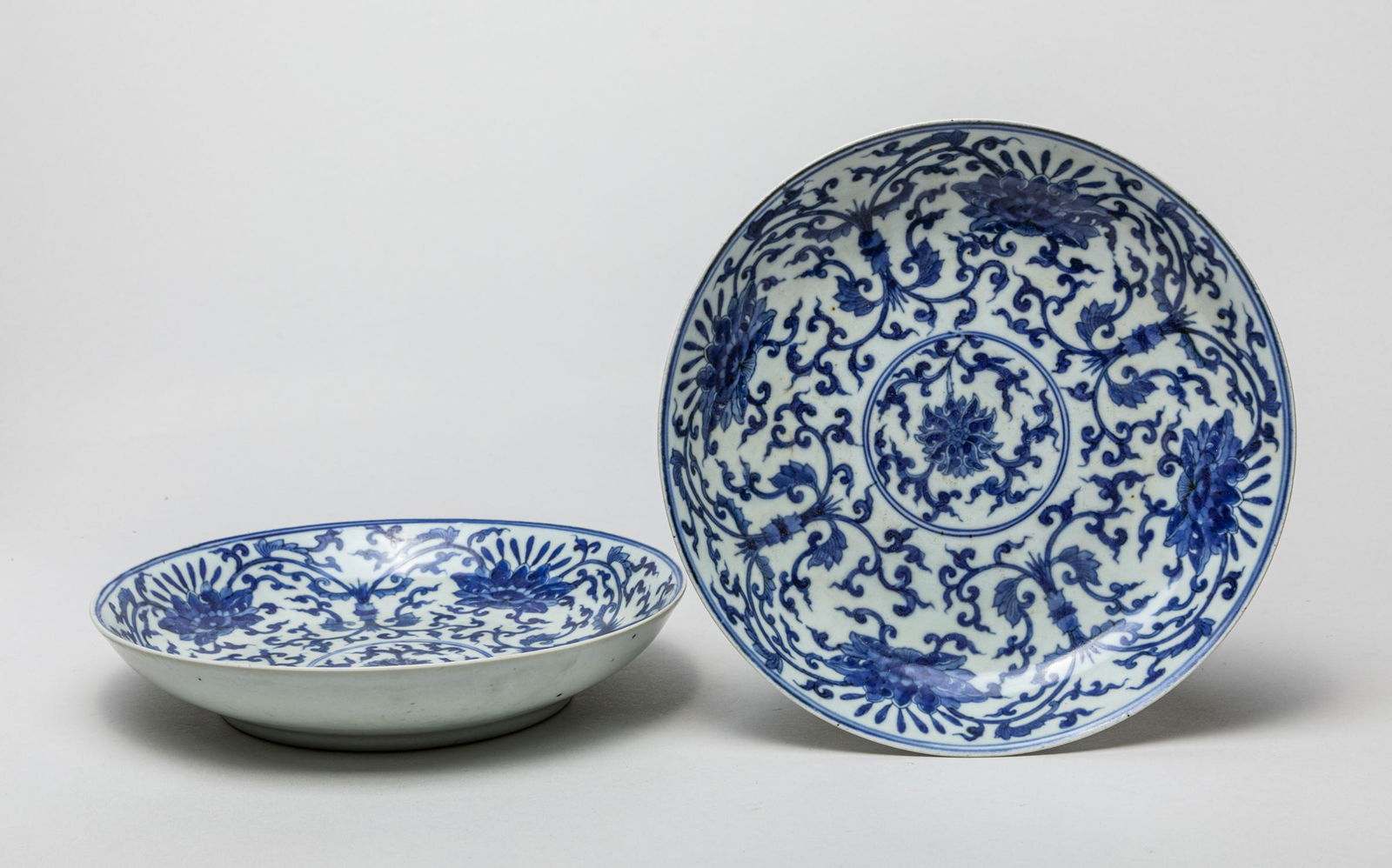 Pair Chinese Export Blue White Porcelain Plate (1 of 8)