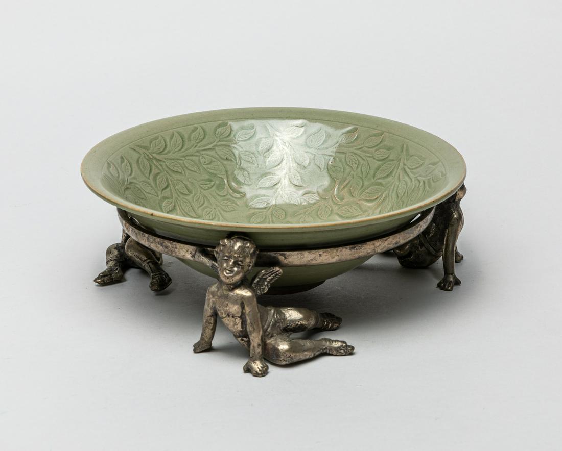 Collectible Chinese Yaochou Porcelain Bowl (1 of 12)