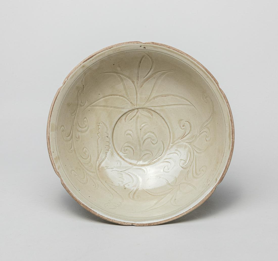 Chinese Ding Shipwreck Type Porcelain Plate (1 of 11)