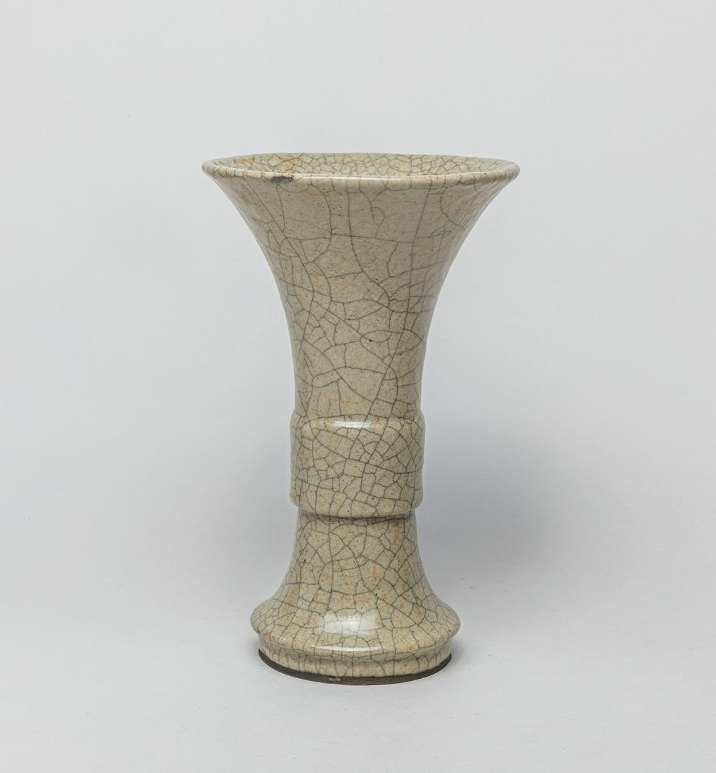 Chinese Ge Type Porcelain Vase (1 of 12)