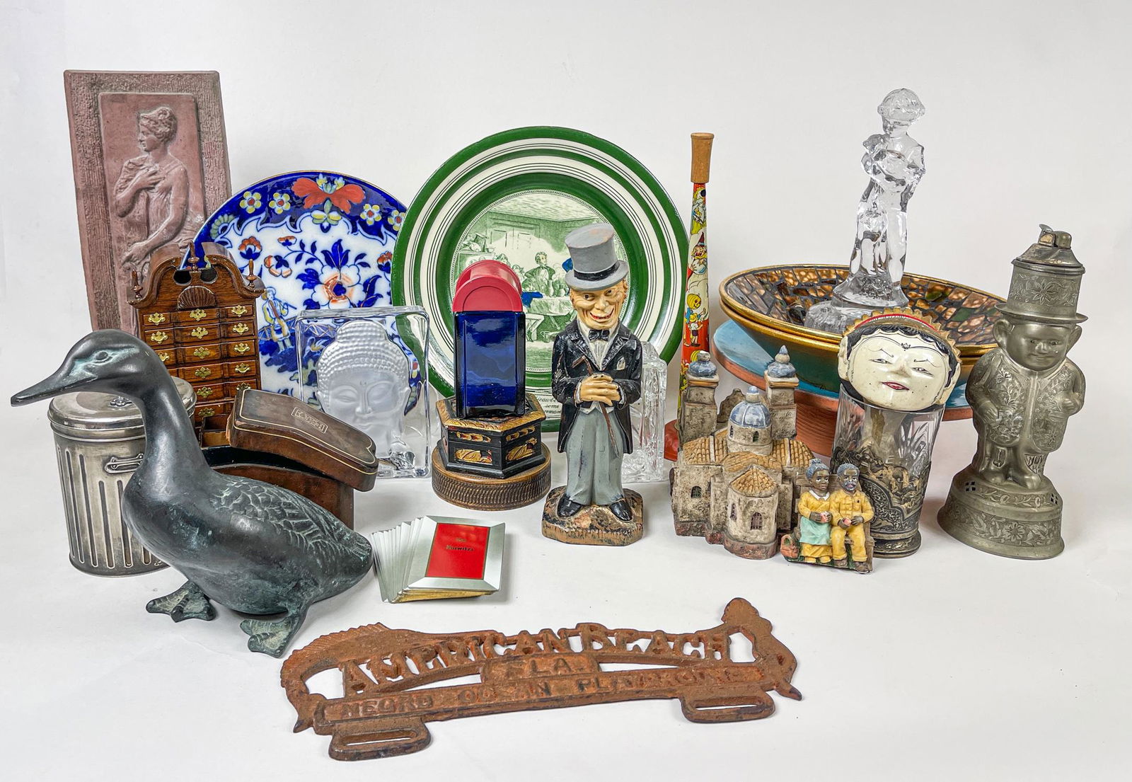 Large Group House Decors & Arts (1 of 16)