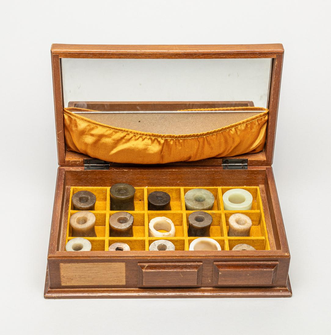 Collectible Chinese Jade Bead & Cong (1 of 15)