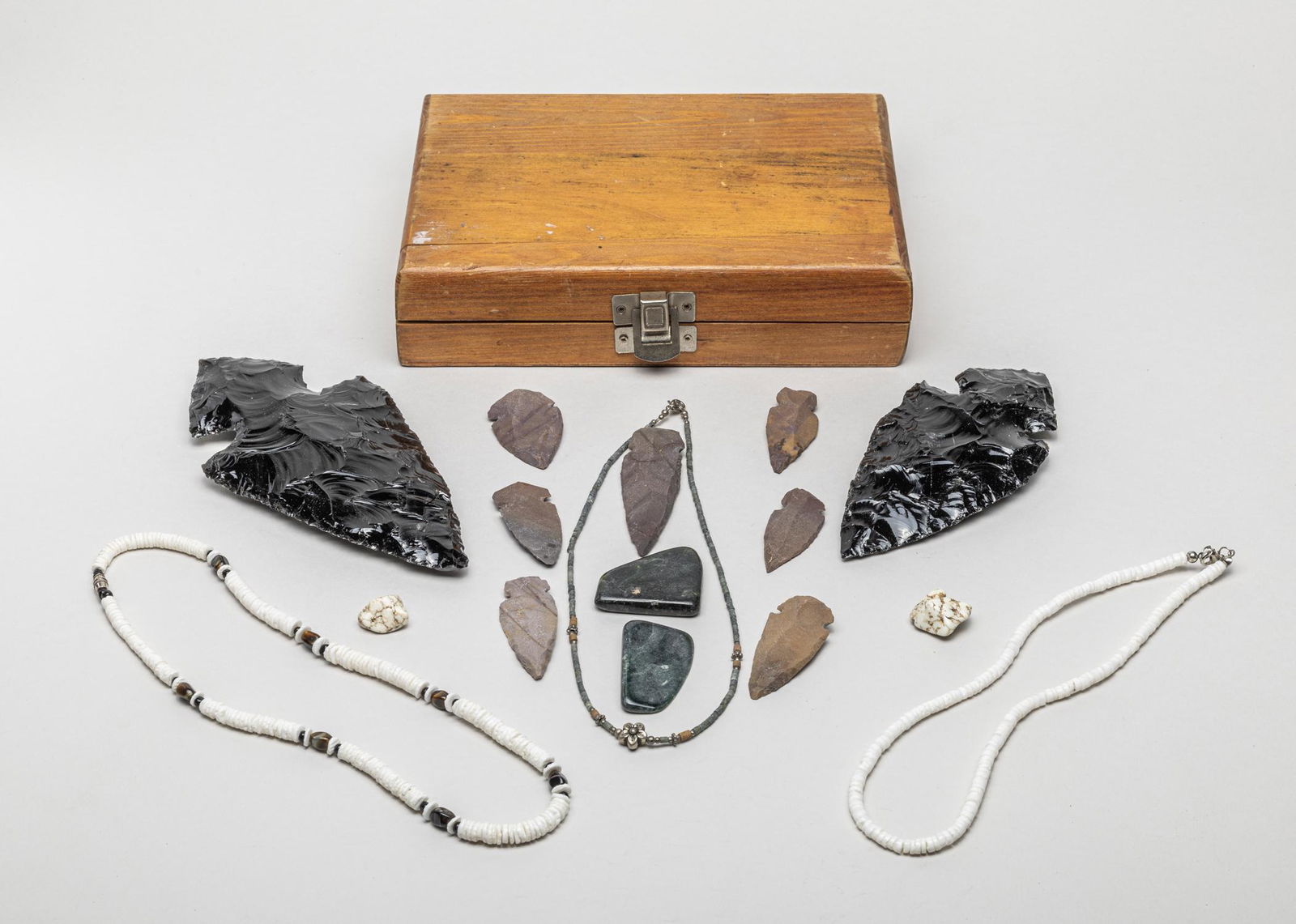 Native American Stone Point & Jewelry (1 of 14)