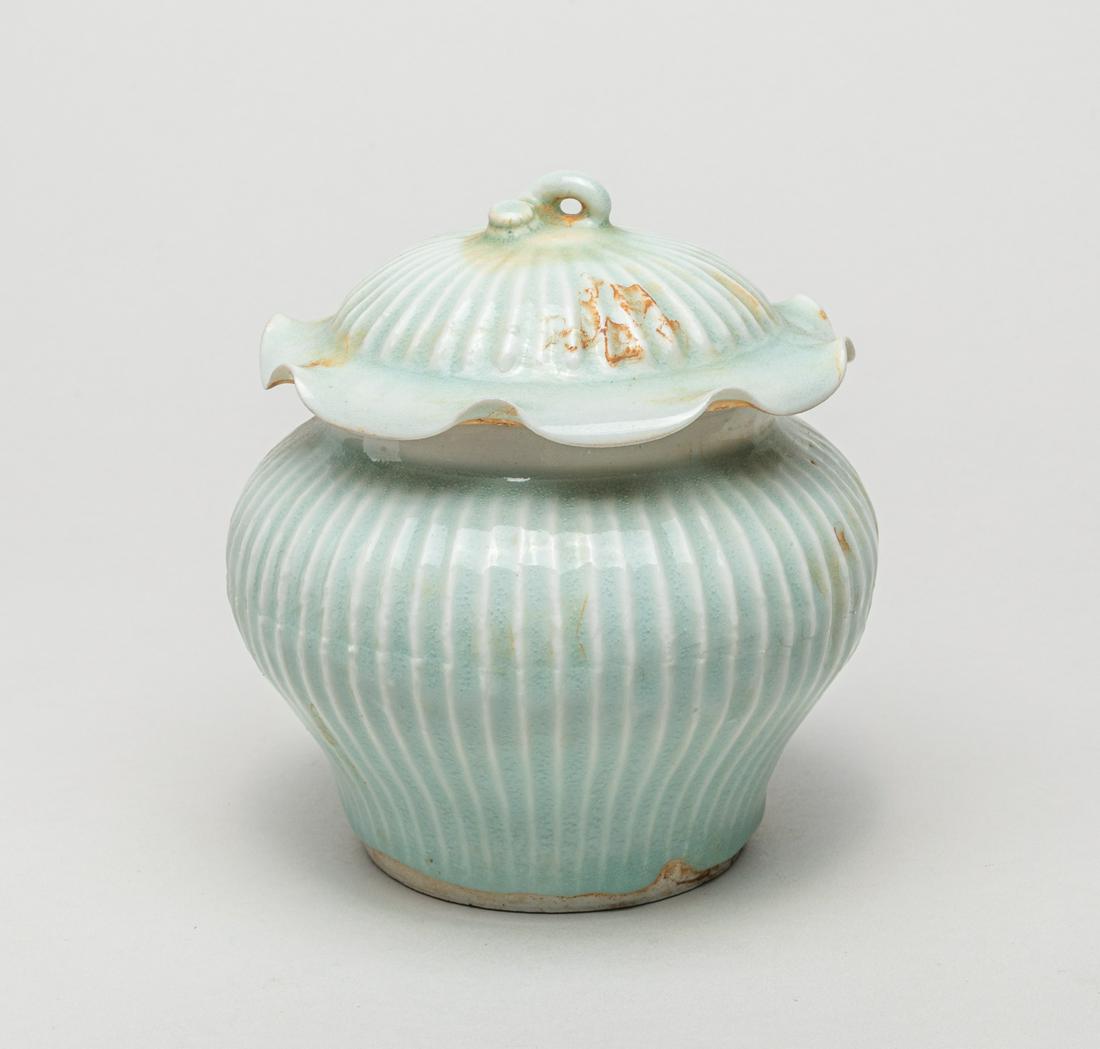 Chinese Hutian Type Porcelain Covered Jar (1 of 11)