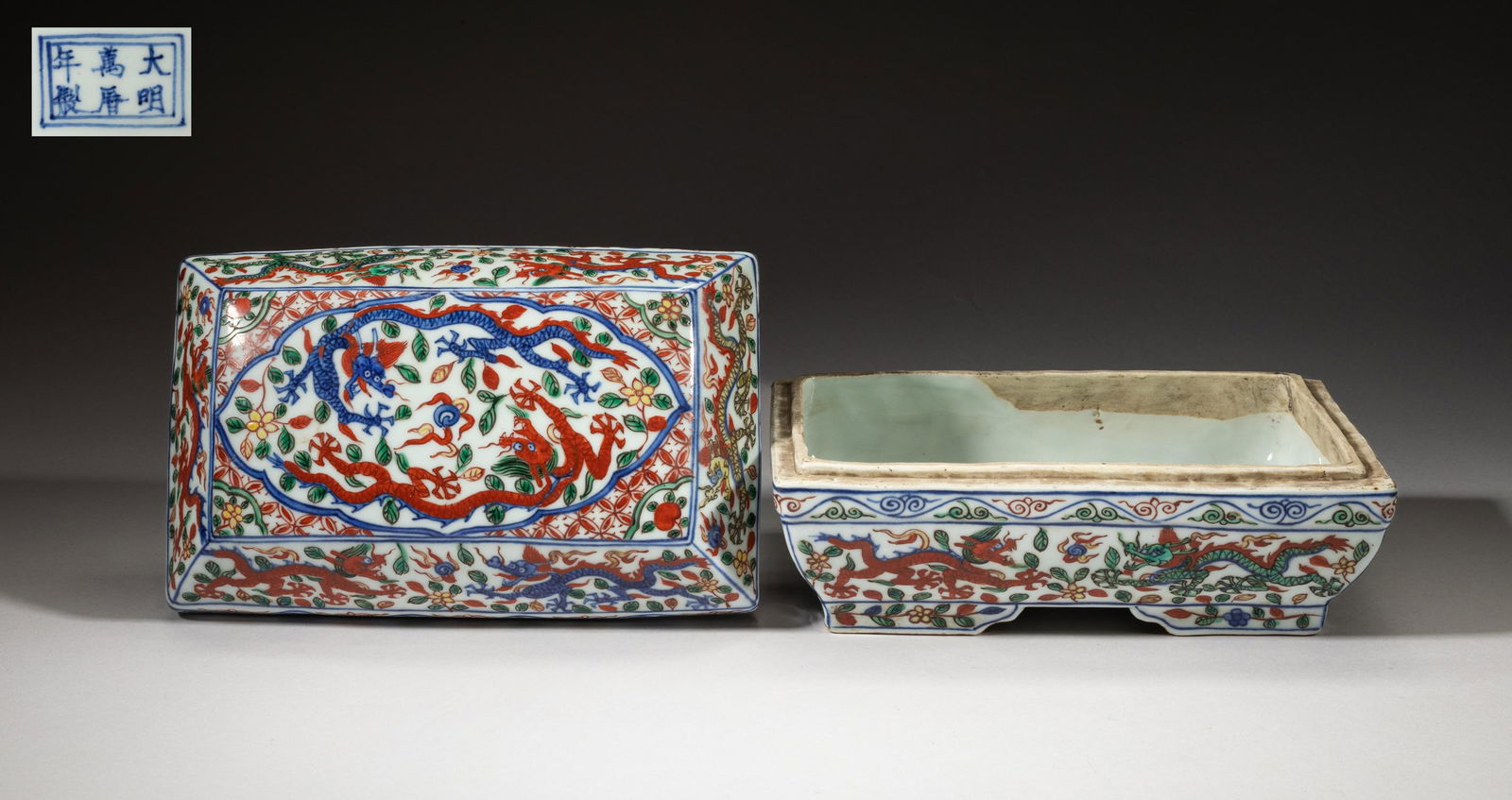 Large Chinese Wuchai Porcelain Covered Box (1 of 14)