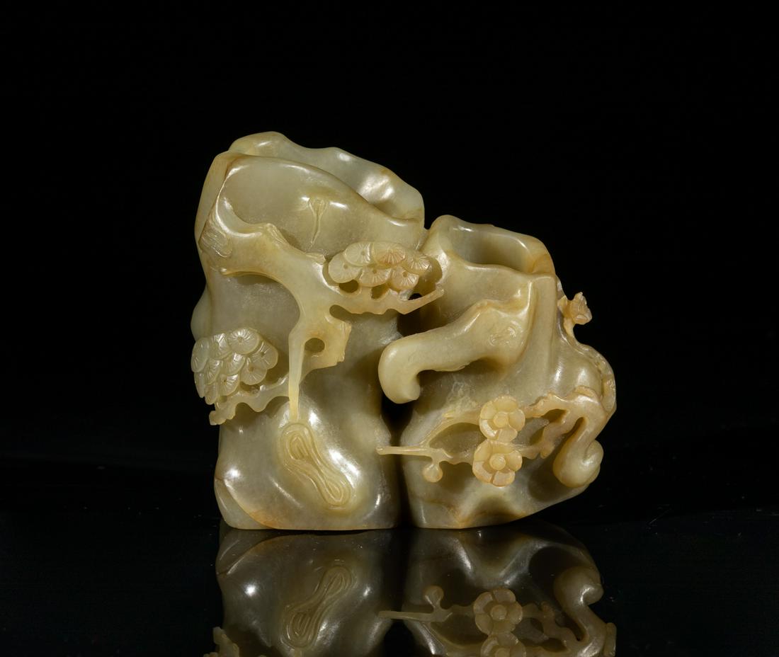 Chinese Ming Type Jade Brush Pot (1 of 15)