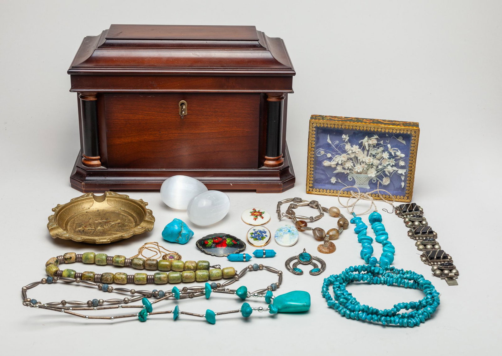 Collectible Native American Type Jewelry (1 of 15)