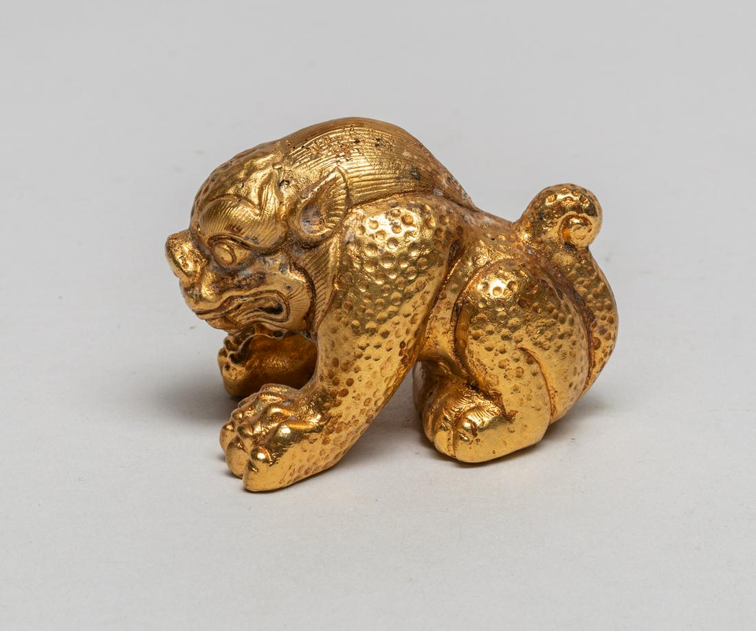 Important Korean Gilt Paper Weight (1 of 9)