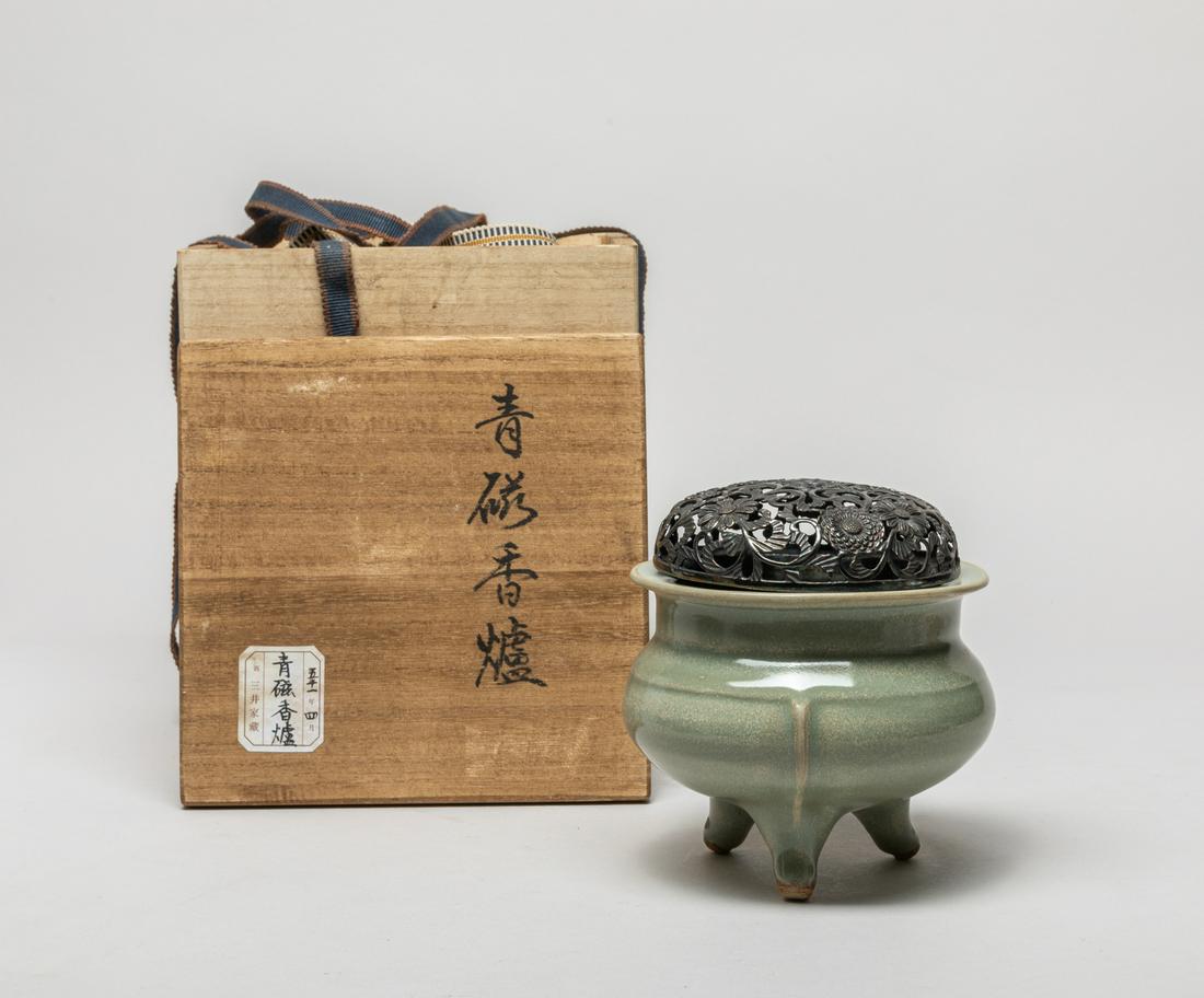 Chinese Longquan Type Porcelain Censer (1 of 13)