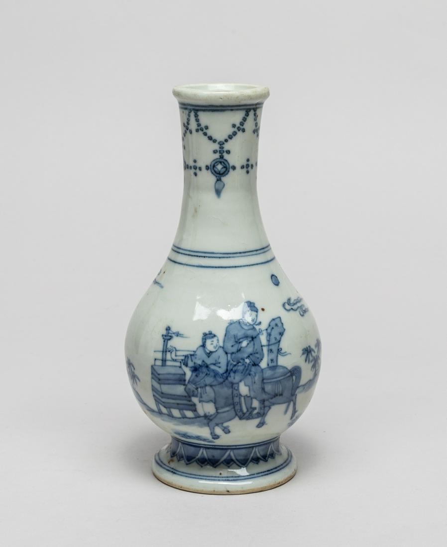 Chinese Ming Type Porcelain Cabinet Vase (1 of 12)