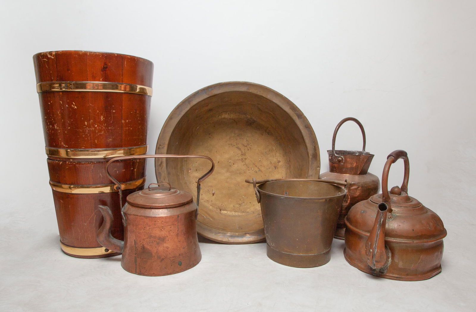 Estate WW1-WW2 Wood & Brass Pot (1 of 16)