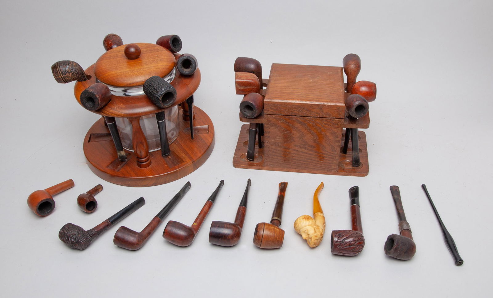 Estate Vintage Pipe & Stands (1 of 18)
