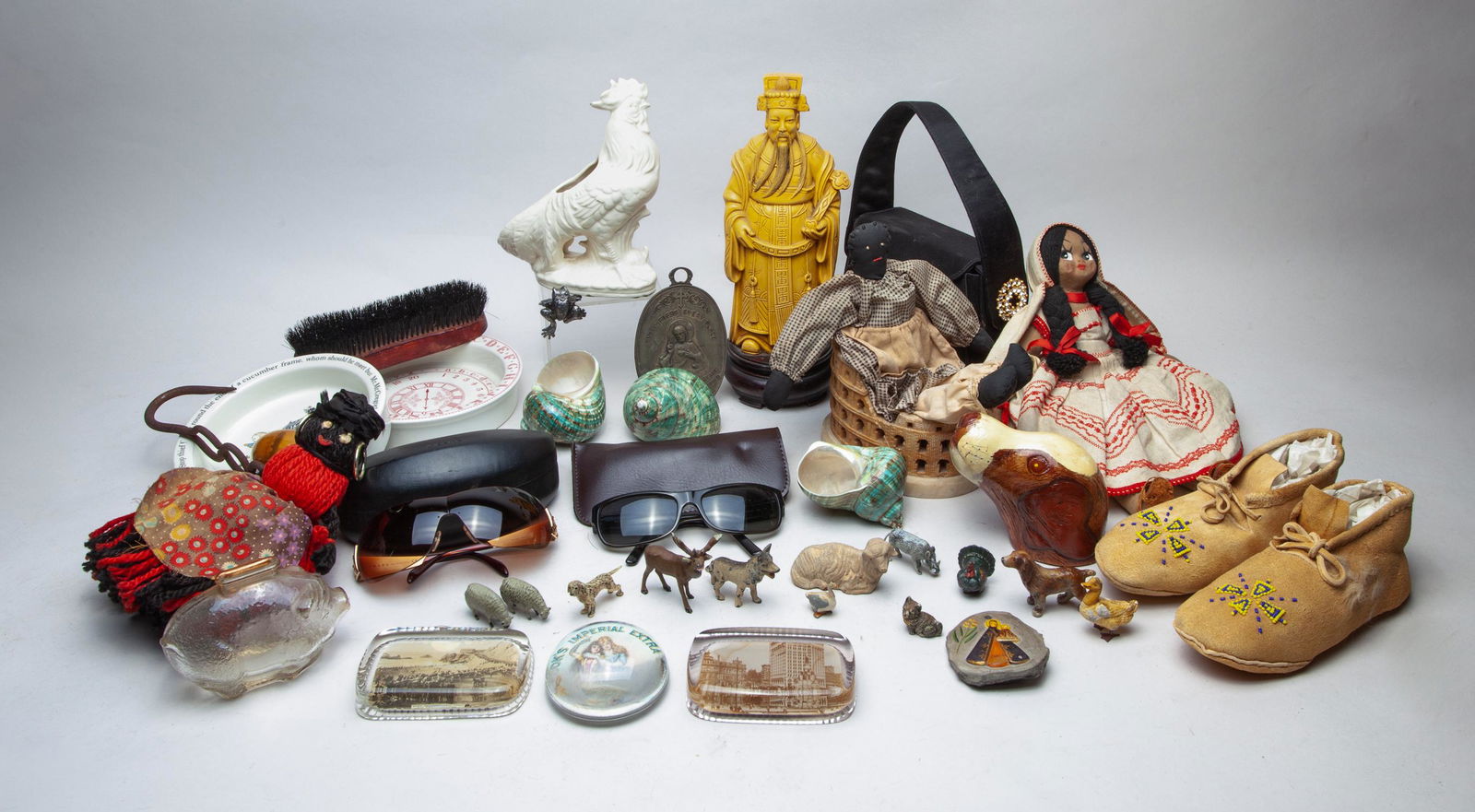 Estate Vintage House Decors (1 of 14)