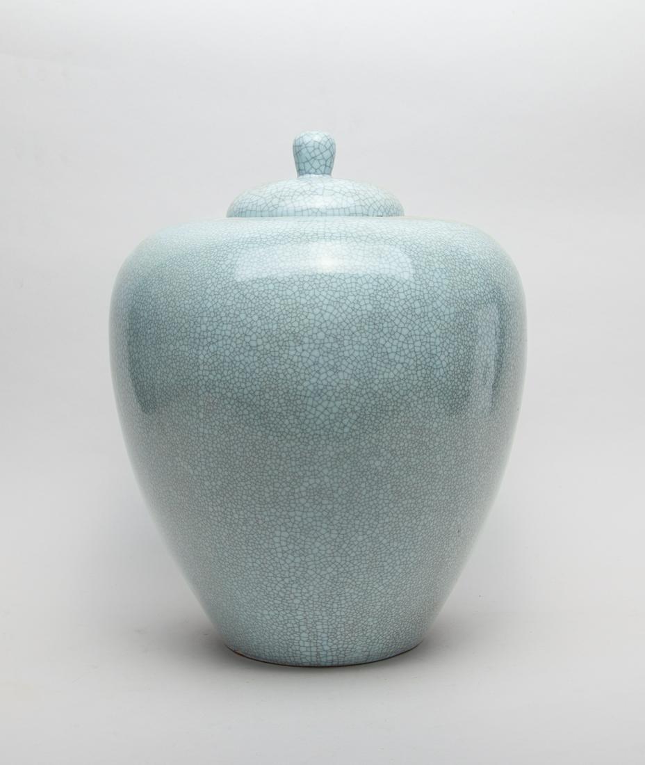 Large Crack Glazed Porcelain Garden Jar (1 of 11)