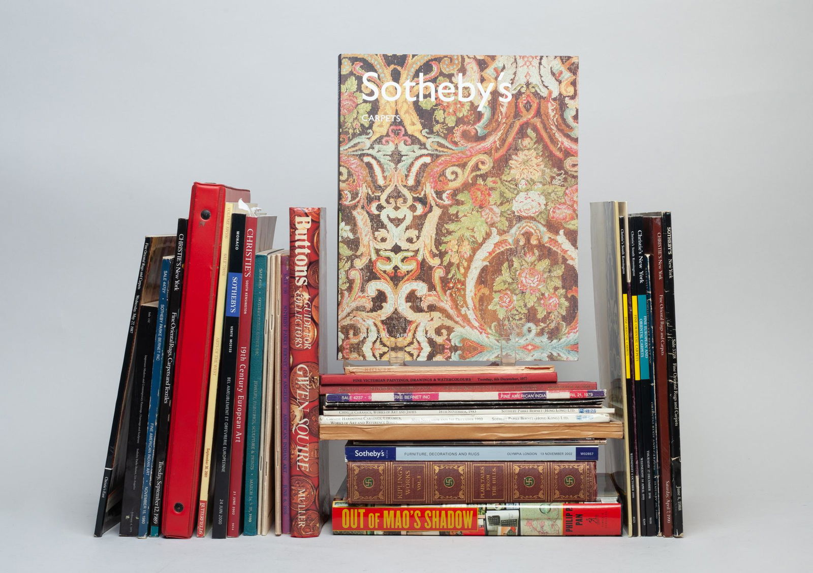 Antique Books & Catalogs: A large group of art books and auction house catalogs. Size varies.