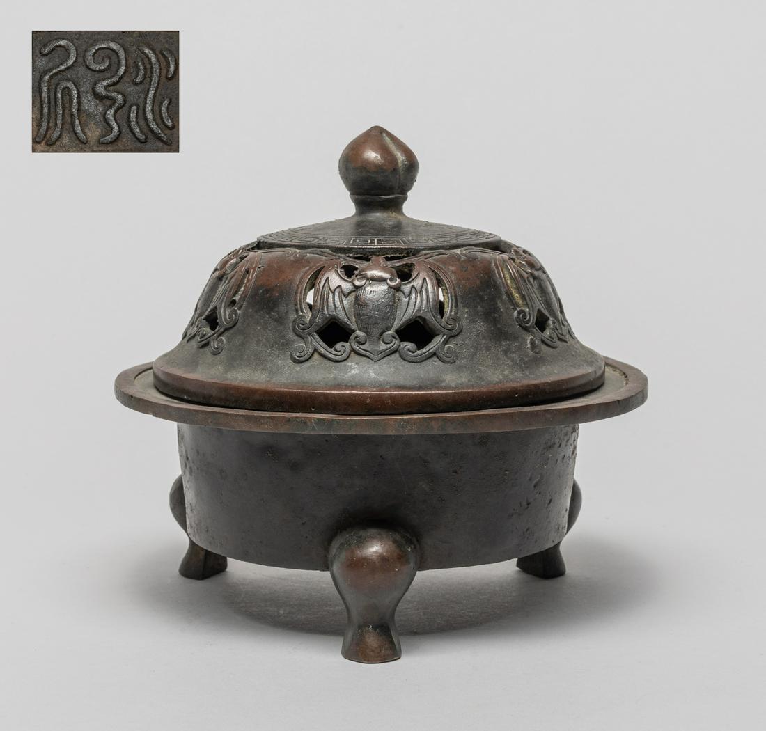 Chinese Bronze Covered Censer (1 of 13)