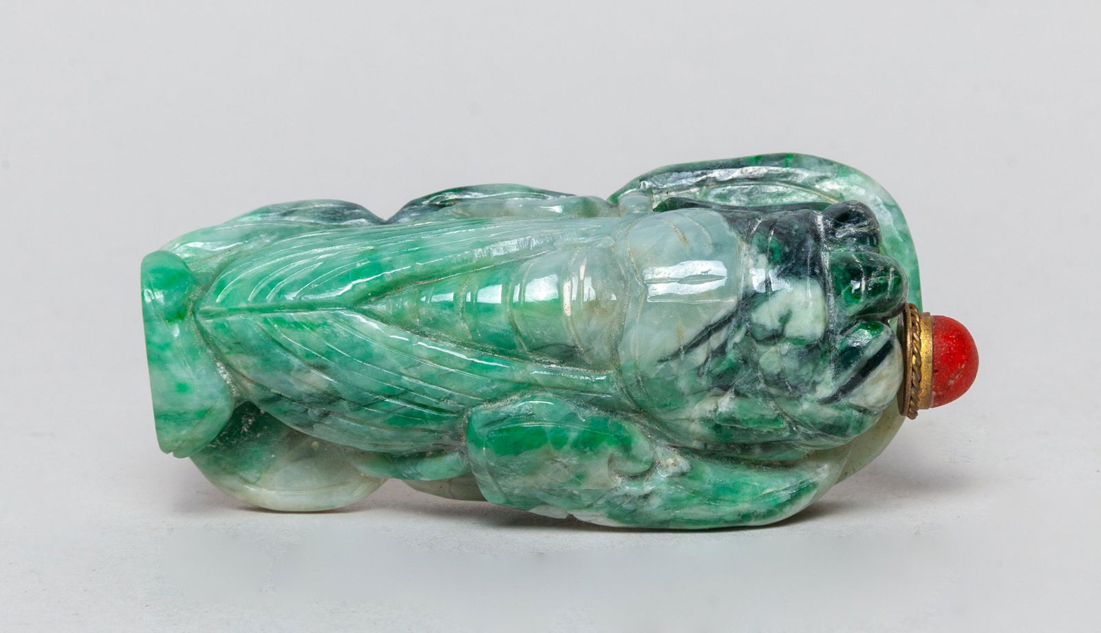 Chinese Jade Jadeite Cicada Snuff Bottle (1 of 8)