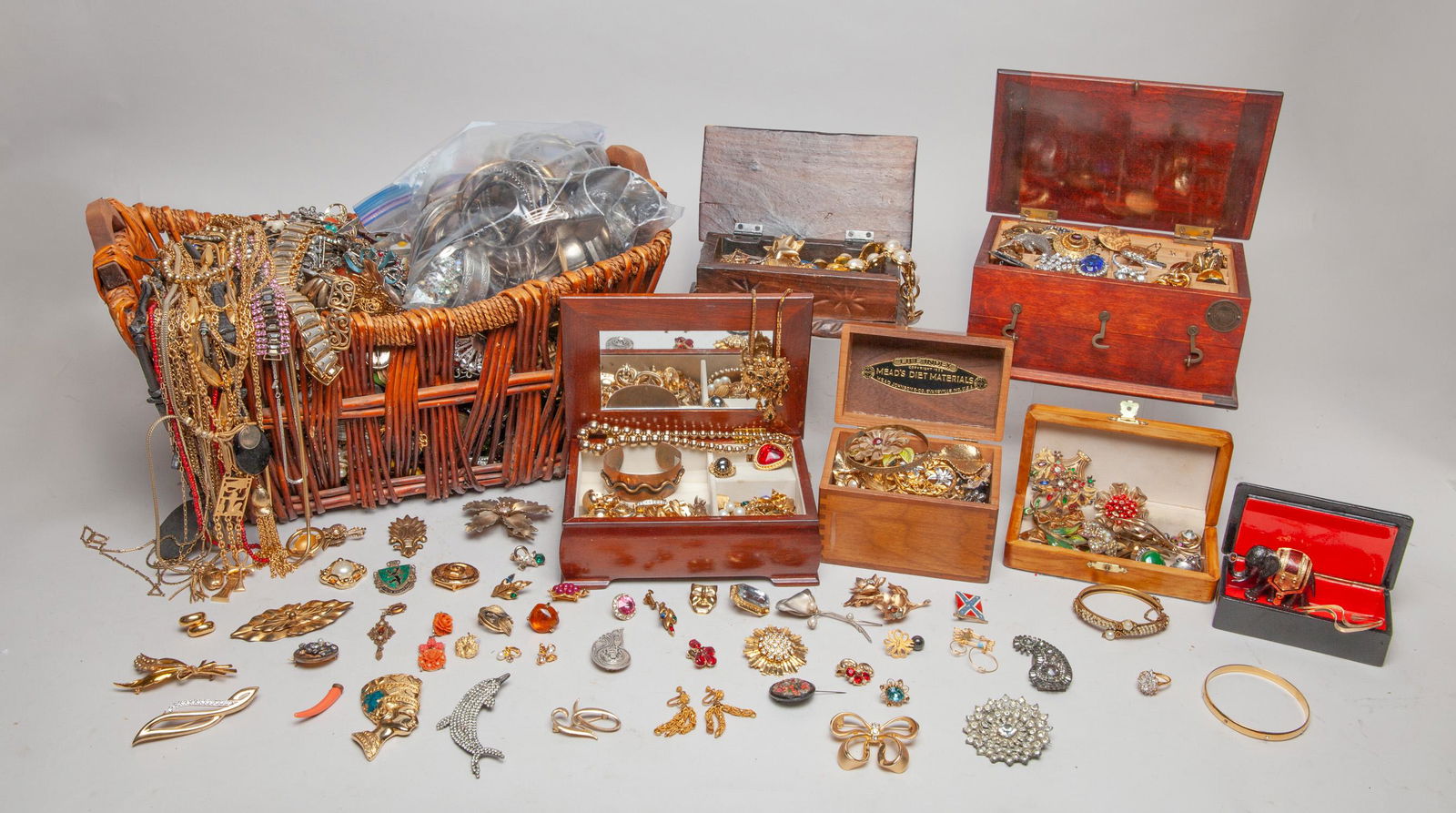 Estate Large Set Costume Jewelry (1 of 17)