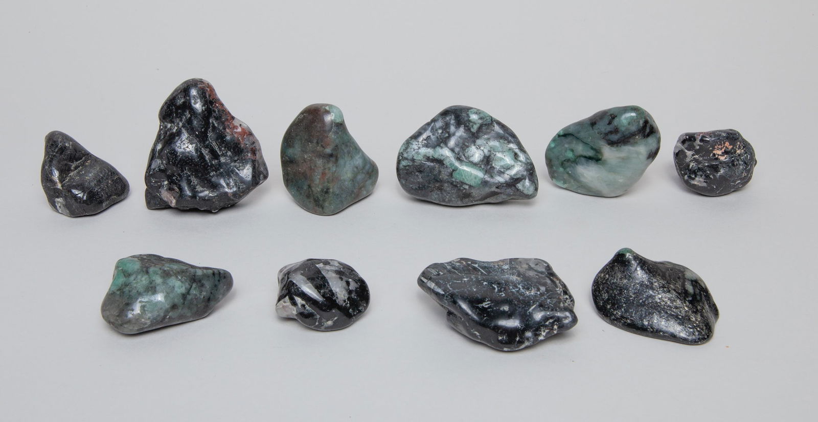 Large Group Emerald Gem Stone (1 of 8)