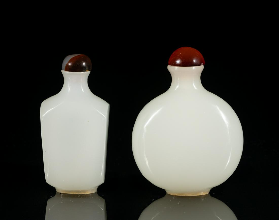 Chinese White Jade Like Snuff Bottle (1 of 14)