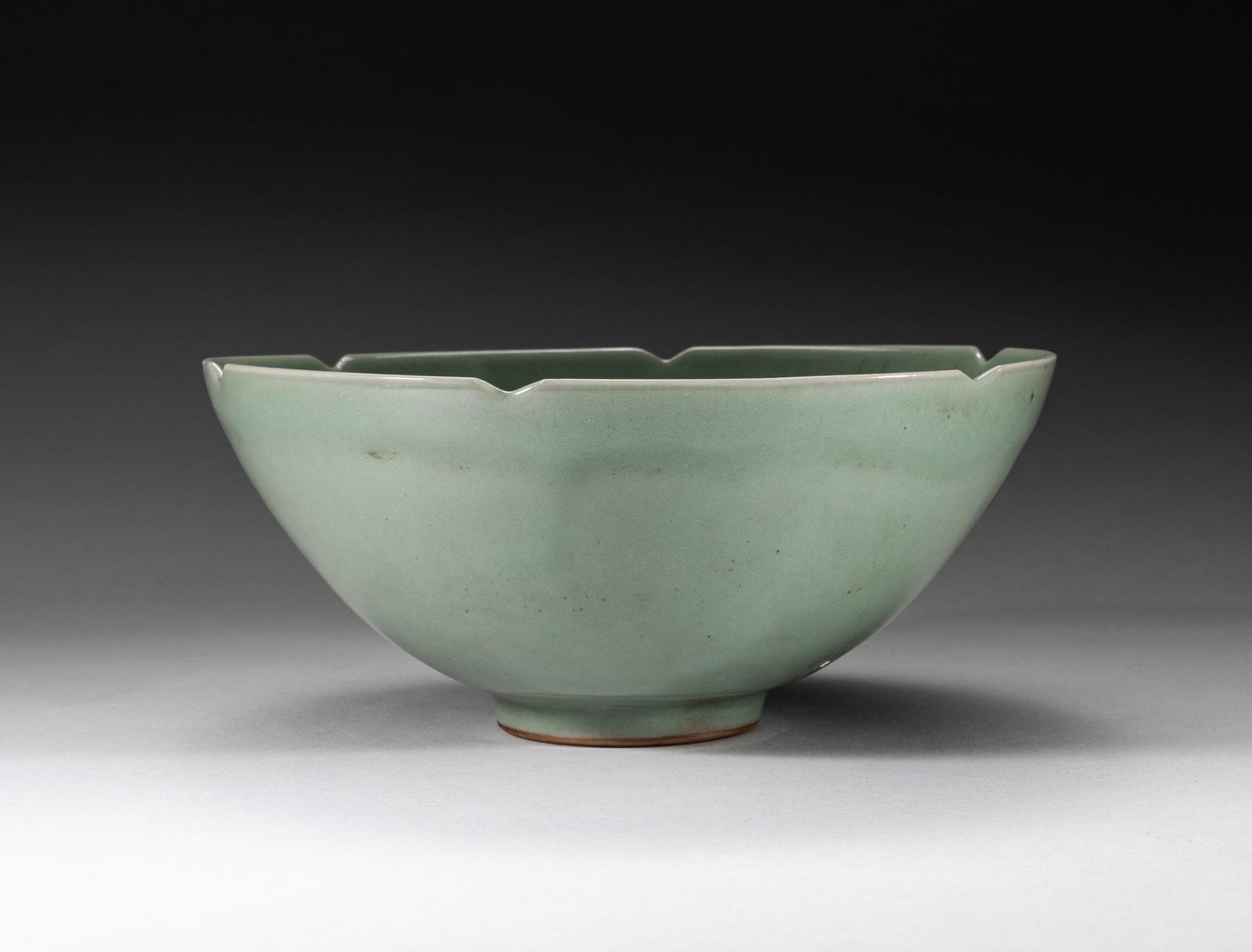 Korean Celadon Glazed Porcelain Large Bowl (1 of 11)