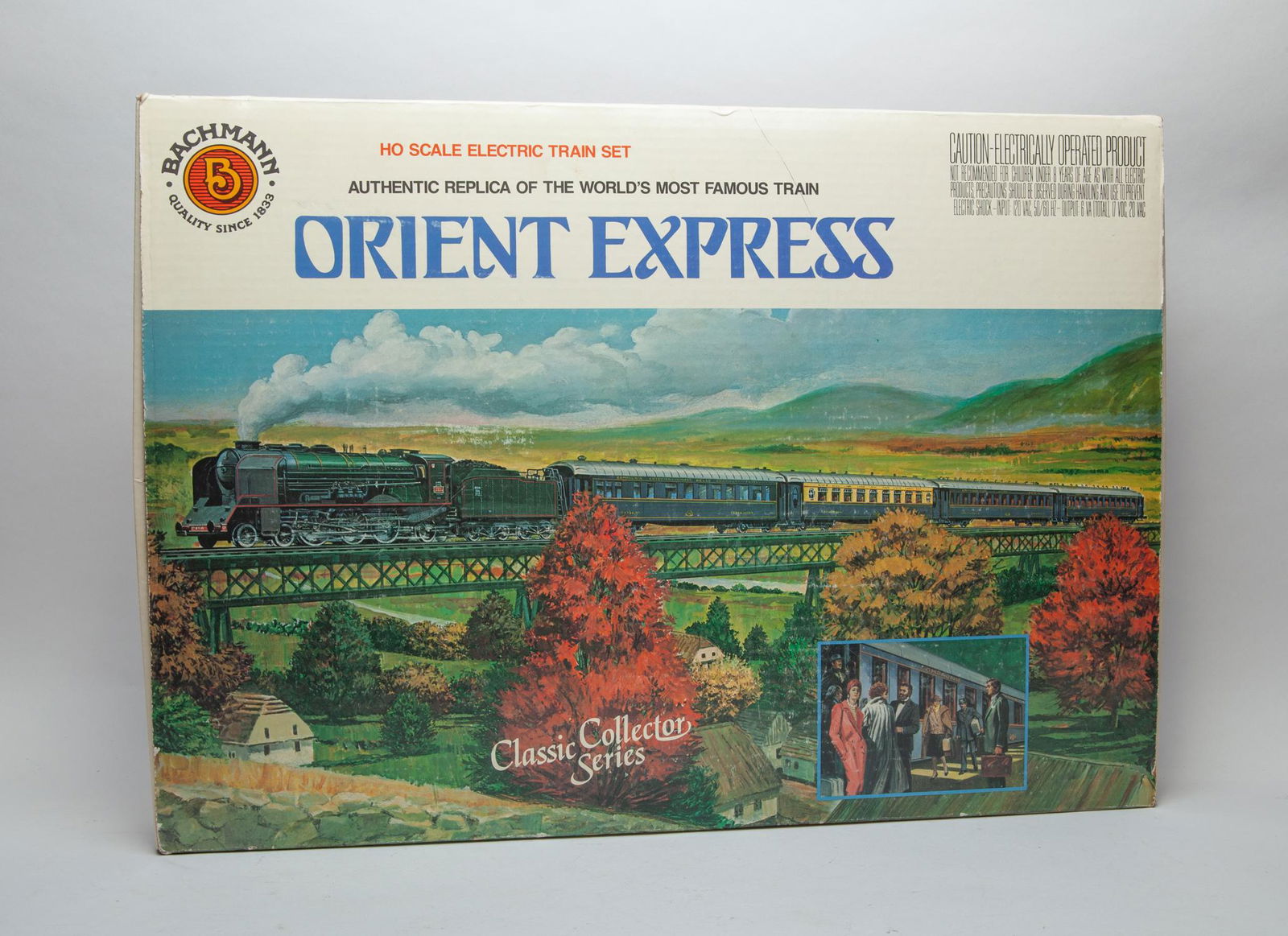 Bachmann Ho Scale Electric Train Set Toy: Bachmann electric Orient Express train model set. 24.7inch L, 17.4inch W (box size).