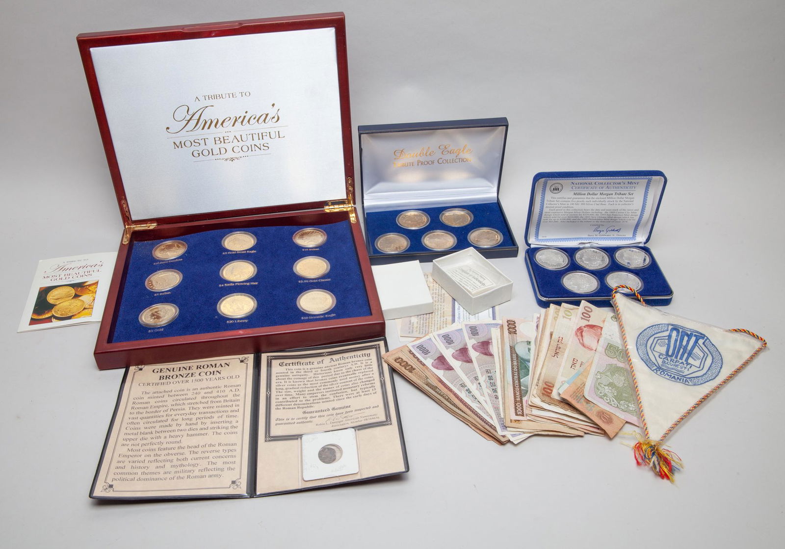 US Coin & World Paper Money (1 of 16)