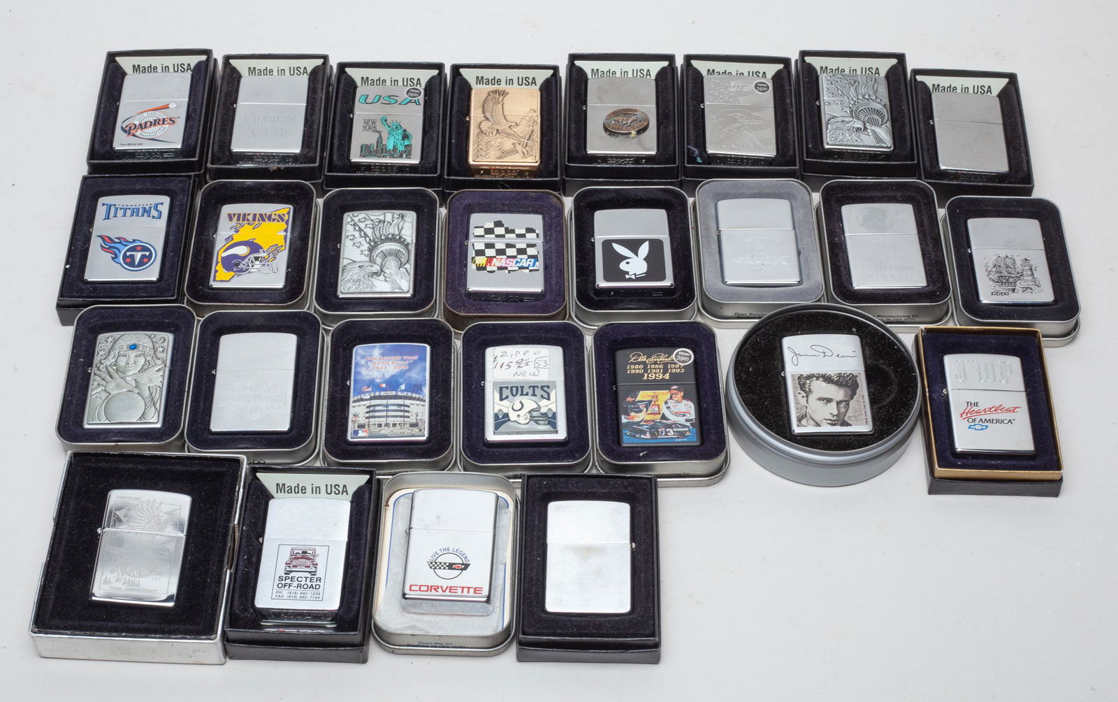 Set Zippo Lighters with Original Case (1 of 12)