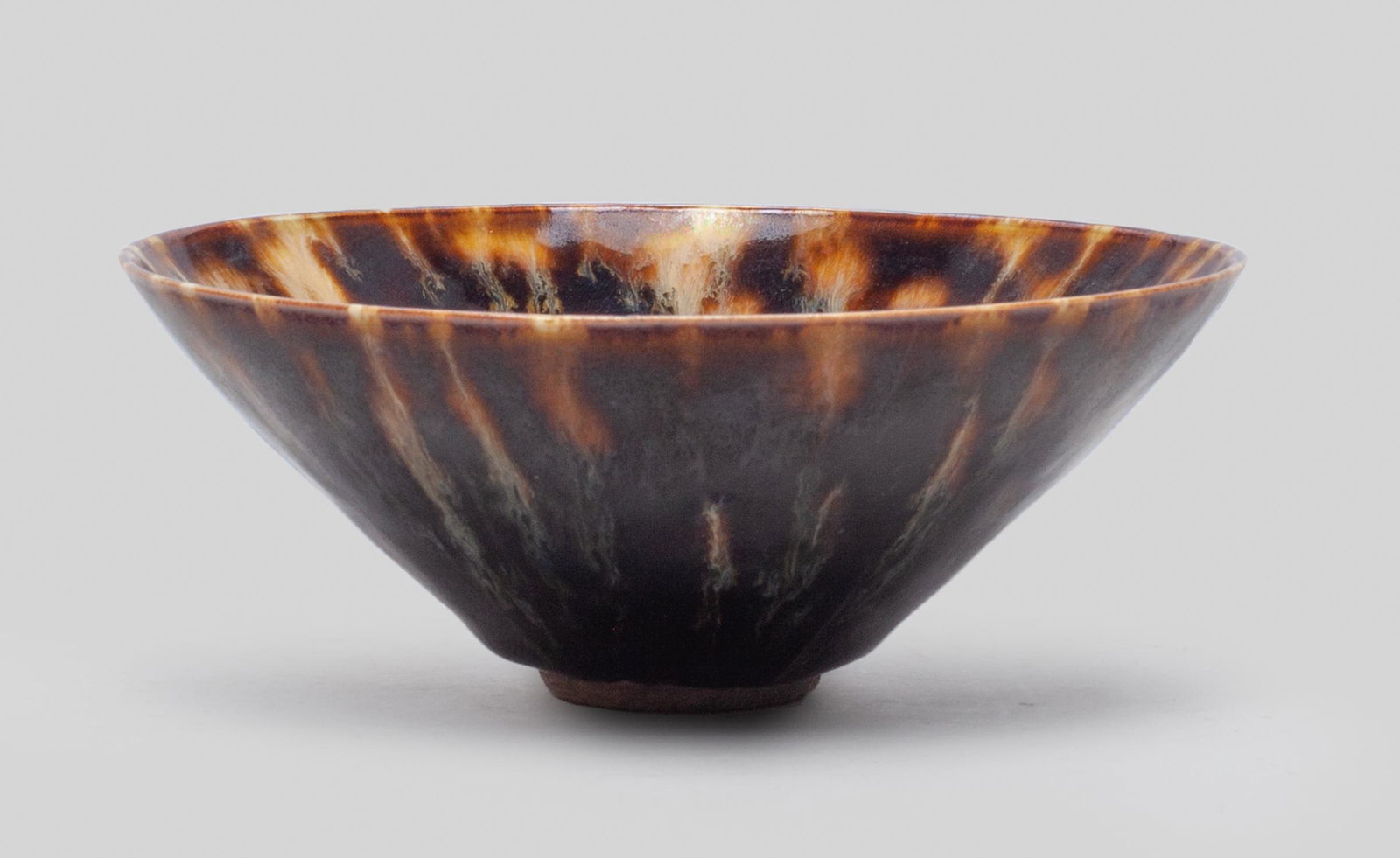 Chinese Glazed Porcelain Large Tea Bowl (1 of 8)