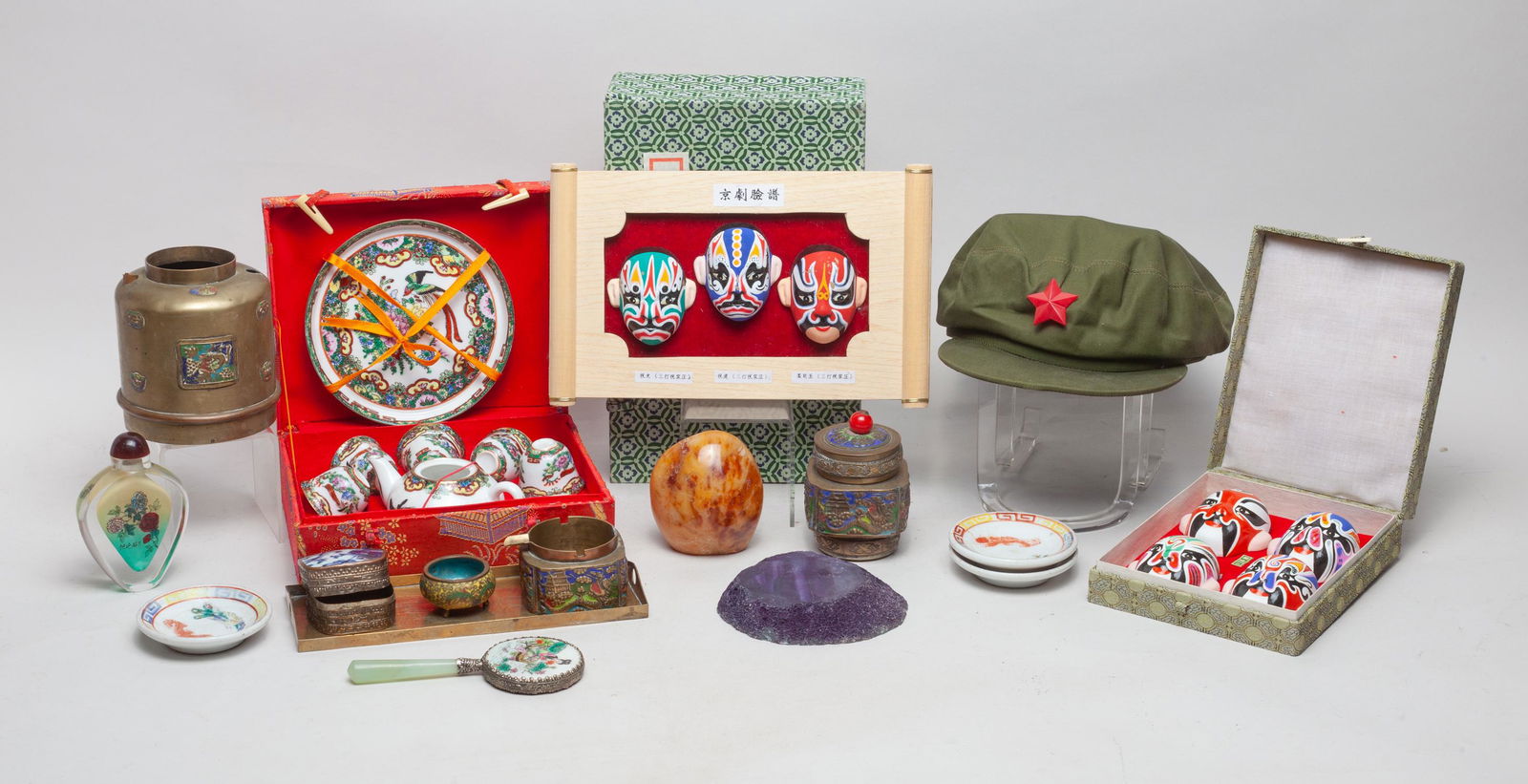 Vintage Chinese Brass, Cloisonne & Decors (1 of 18)