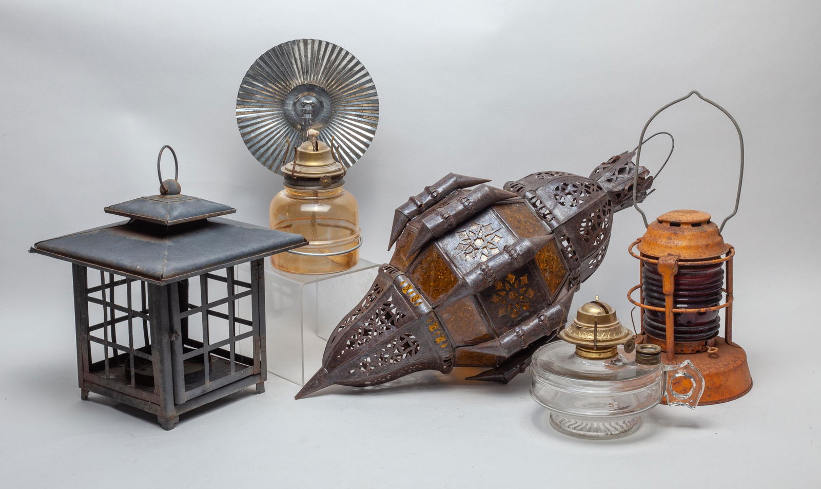 Vintage Garden Lamps (1 of 19)